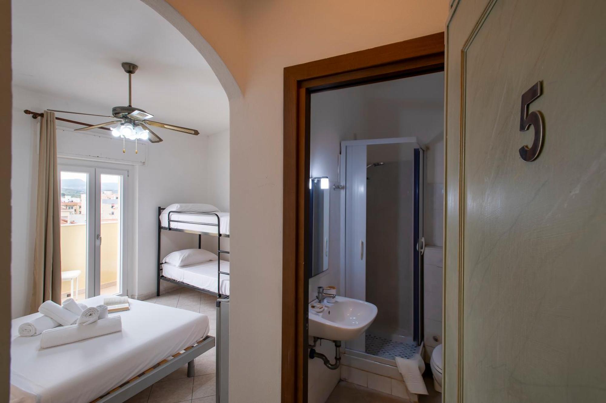 אלגהרו Oasis Guest House מראה חיצוני תמונה